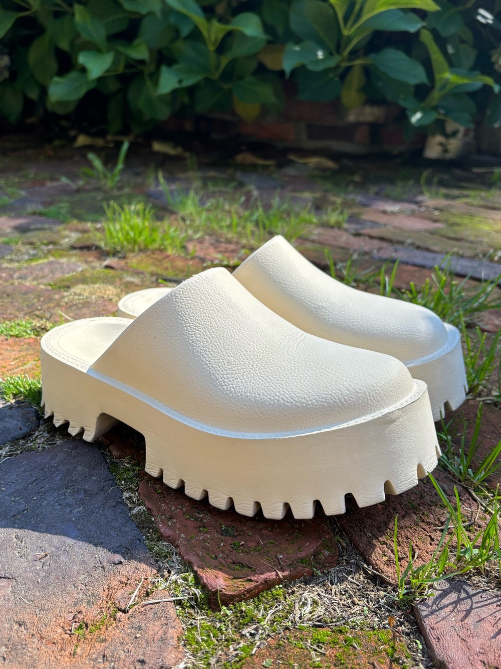 Jeffrey Campbell Cream Platform Clogs
